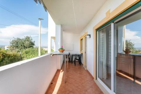 Fantástico T2 em Albufeira com 196 m2 - Piscina e Court de Ténis
