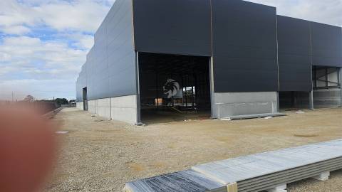 Armazém Novo - Zona Industrial de Taboeira Aveiro