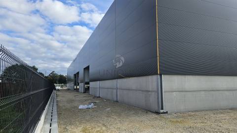 Armazém Novo - Zona Industrial de Taboeira Aveiro