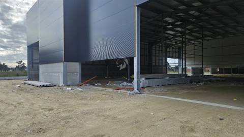 Armazém Novo - Zona Industrial de Taboeira Aveiro