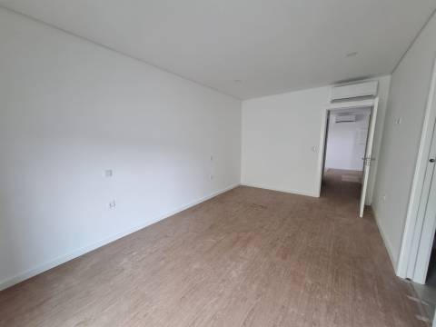 Novo T1+1 | Suite + Lugar de Garagem | Centro de Esgueira