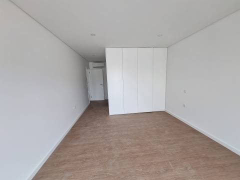 Novo T1+1 | Suite + Lugar de Garagem | Centro de Esgueira