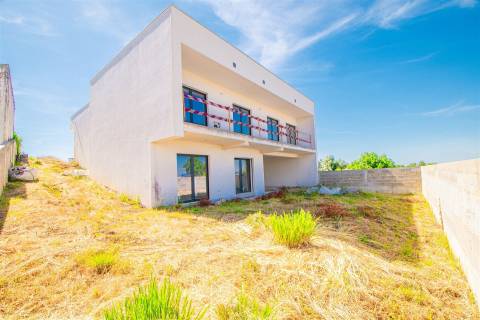 Moradia T4, Oliveira do Bairro