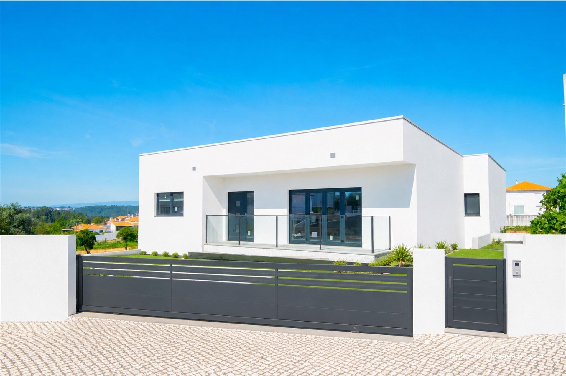 Moradia T4, Oliveira do Bairro