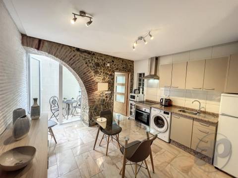 Apartamento tipo T0+1 remodelado