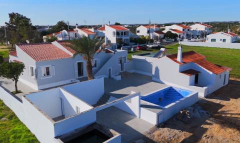Moradia Térrea T5 com Piscina