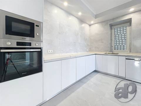 Moradia Térrea T5 com Piscina