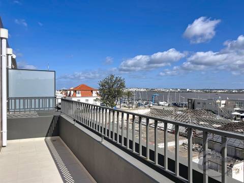 Penthouse T2 com Vista Rio e Amplas Varandas