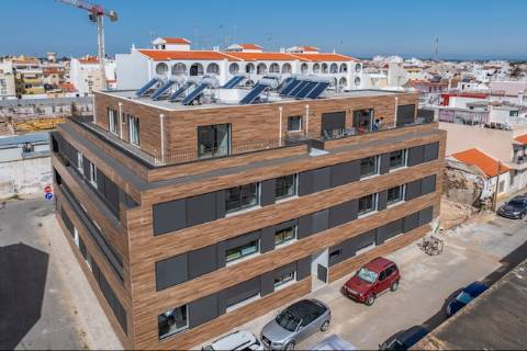 Penthouse T2 com Vista Rio e Amplas Varandas