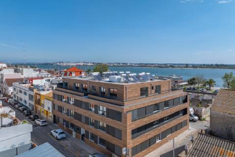 Penthouse T2 com Vista Rio e Amplas Varandas
