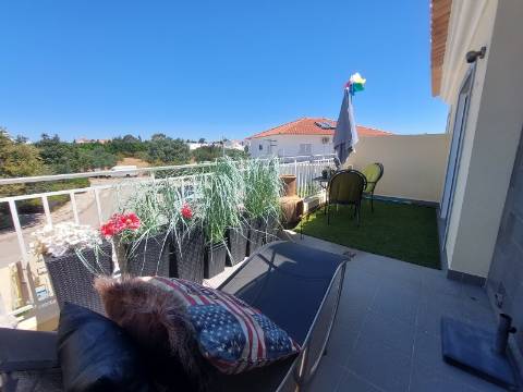 Moradia T3 para venda com piscina