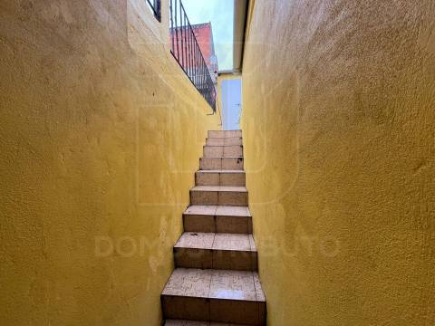 Moradia V2, Totalmente Remodelada e Reabilitada, Campanhã