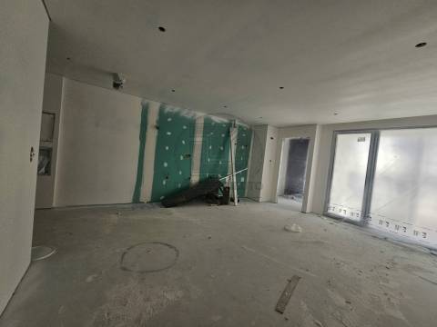 Apartamento T1+1 com Varanda e Lugar de Garagem, Águas Santas, Maia