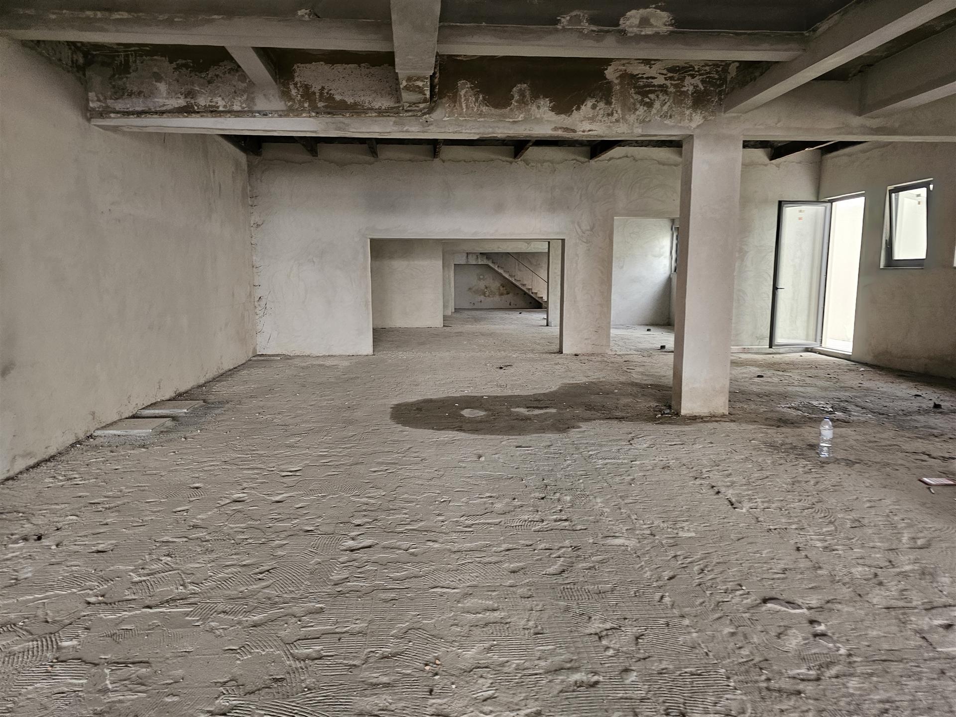 Loja para Arrendamento em plena Rua Brito Capelo, junto ao Metro - Matosinhos