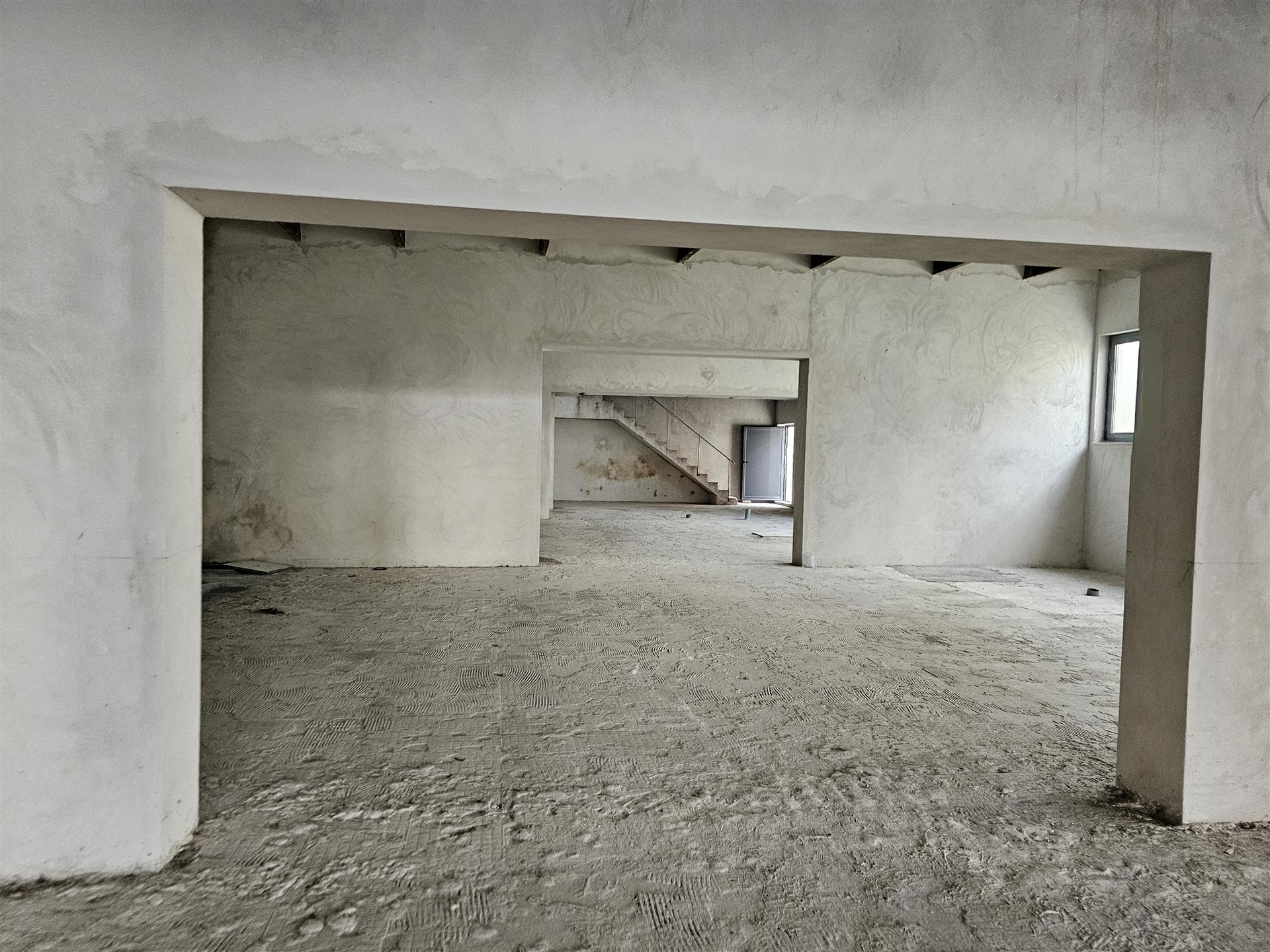 Loja para Arrendamento em plena Rua Brito Capelo, junto ao Metro - Matosinhos