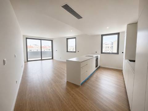 Apartamento T2 em construção, com Box junto ao Colégio Efanor, Matosinhos