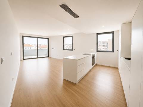 Apartamento T2 em construção, com Box junto ao Colégio Efanor, Matosinhos