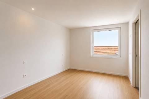 Apartamento T2 em construção, com Box junto ao Colégio Efanor, Matosinhos