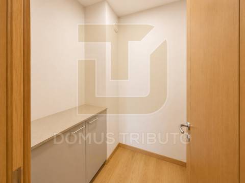 Apartamento  T2+1 Exclusivo no Centro de Rio Tinto – Junto ao Metro