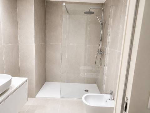 Apartamento T1 Duplex Mezanino com Varanda | Brito Capelo, Matosinhos