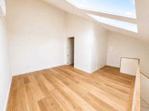 Apartamento T1 Duplex Mezanino com Varanda | Brito Capelo, Matosinhos