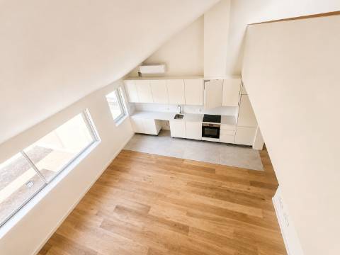 Apartamento T1 Duplex Mezanino com Varanda | Brito Capelo, Matosinhos