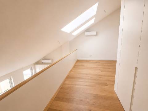 Apartamento T1 Duplex Mezanino com Varanda | Brito Capelo, Matosinhos