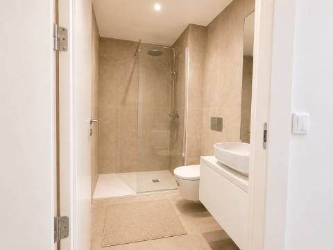 Apartamento T1 Duplex Mezanino com Varanda | Brito Capelo, Matosinhos