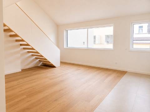 Apartamento T1 Duplex Mezanino com Varanda | Brito Capelo, Matosinhos