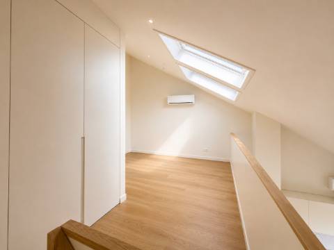 Apartamento T1 Duplex Mezanino com Varanda | Brito Capelo, Matosinhos