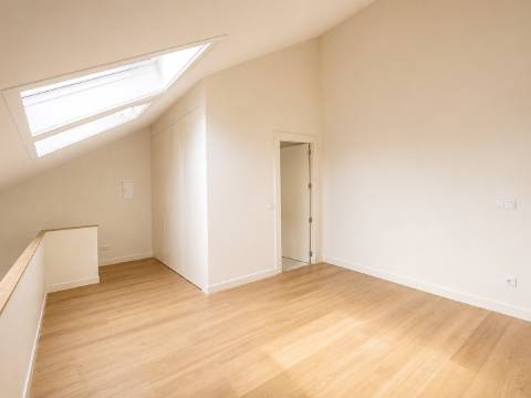 Apartamento T1 Duplex Mezanino com Varanda | Brito Capelo, Matosinhos