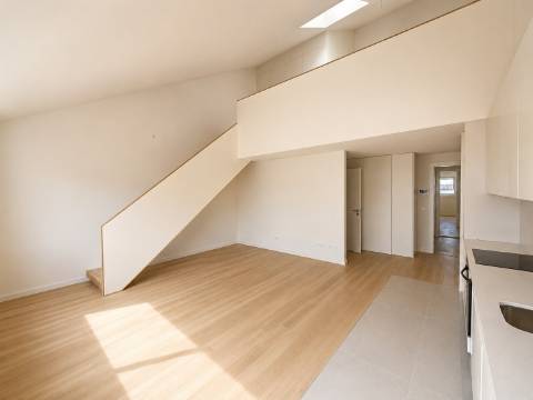 Apartamento T1 Duplex Mezanino com Varanda | Brito Capelo, Matosinhos