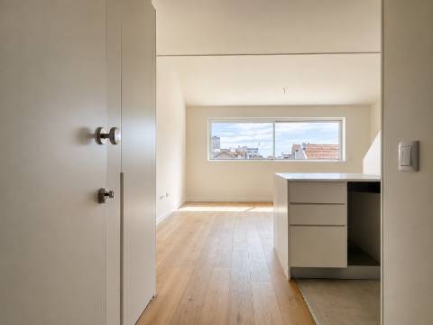 Apartamento T1 Duplex Mezanino com Varanda - Brito Capelo, Matosinhos