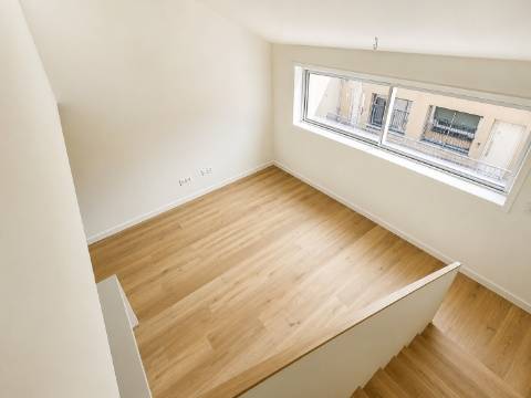 Apartamento T1 Duplex Mezanino com Varanda - Brito Capelo, Matosinhos