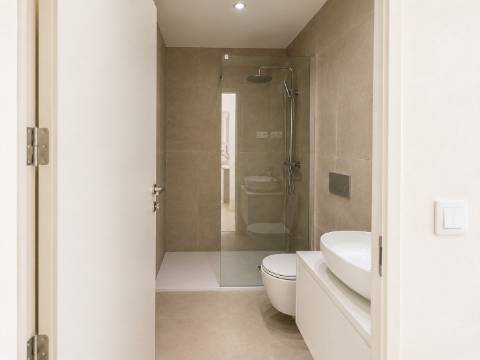 Apartamento T1 Duplex Mezanino com Varanda - Brito Capelo, Matosinhos