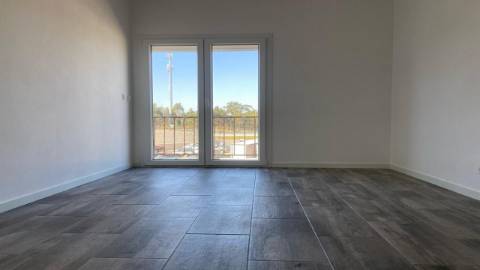 Apartamento T2 Arrendamento em Colmeias e Memória,Leiria