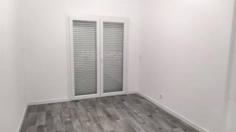 Apartamento T2 Arrendamento em Colmeias e Memória,Leiria