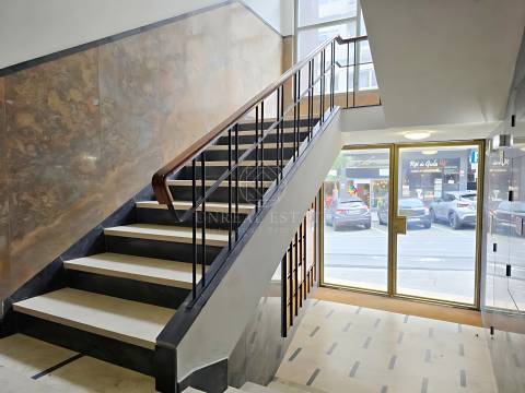 Apartamento T0+1 , novo, inserido em um edifício totalmente remodelado no Centro Histórico do Porto.