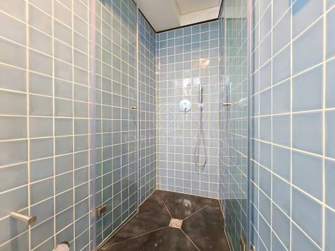Apartamento T0+1 , novo, inserido em um edifício totalmente remodelado no Centro Histórico do Porto.