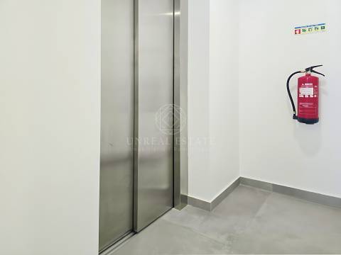 Apartamento T1 Totalmente Remodelado para Arrendamento | Centro Histórico de Torres Novas