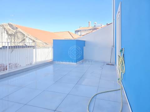 Apartamento T1 Totalmente Remodelado para Arrendamento | Centro Histórico de Torres Novas