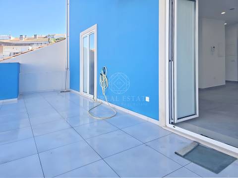 Apartamento T1 Totalmente Remodelado para Arrendamento | Centro Histórico de Torres Novas