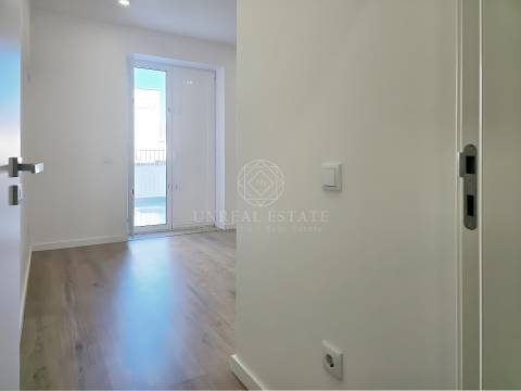 Apartamento T1 Totalmente Remodelado para Arrendamento | Centro Histórico de Torres Novas