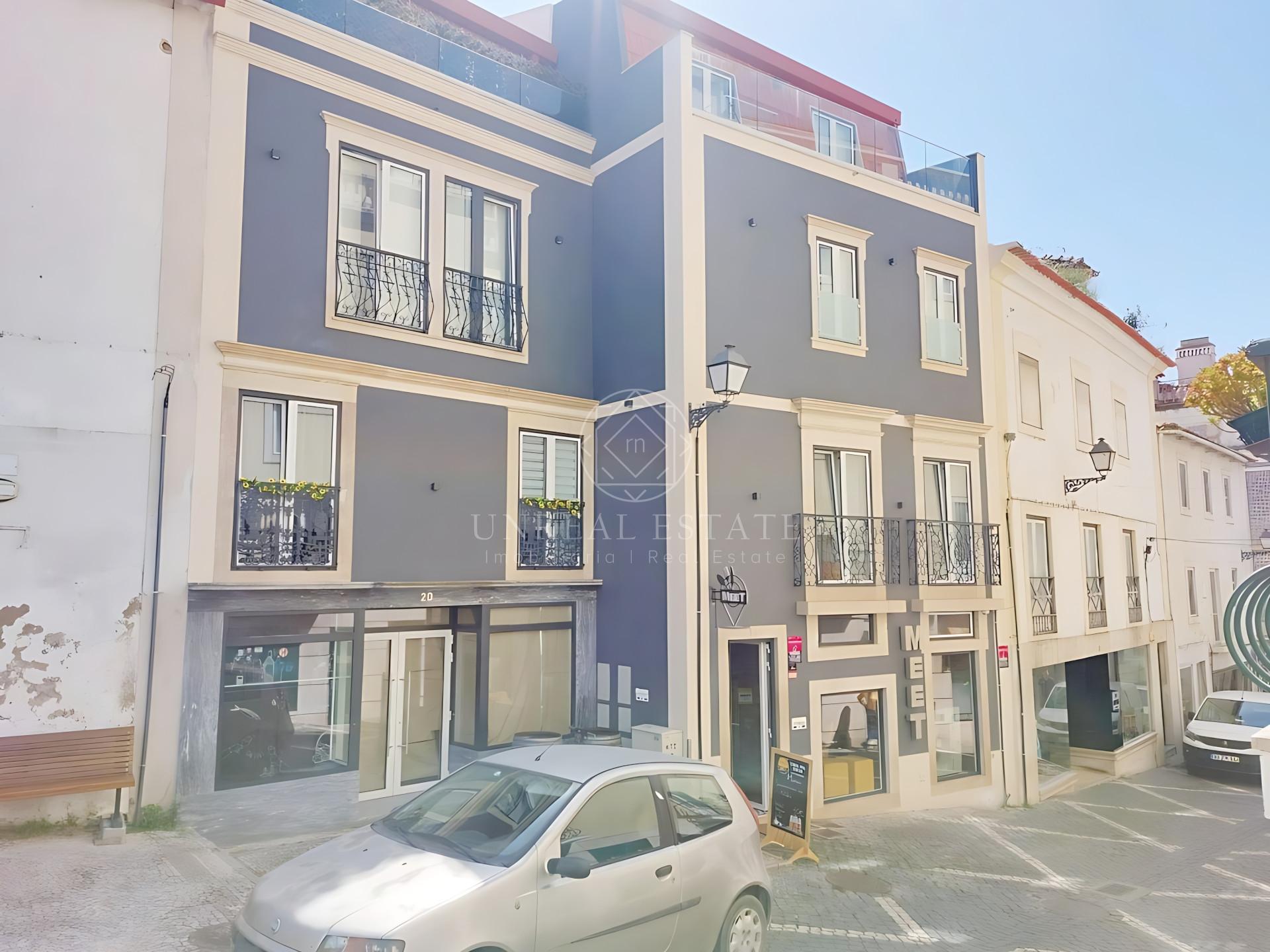 Apartamento T2 Moderno com garagem, localizado  no Centro Histórico de Torres Novas.