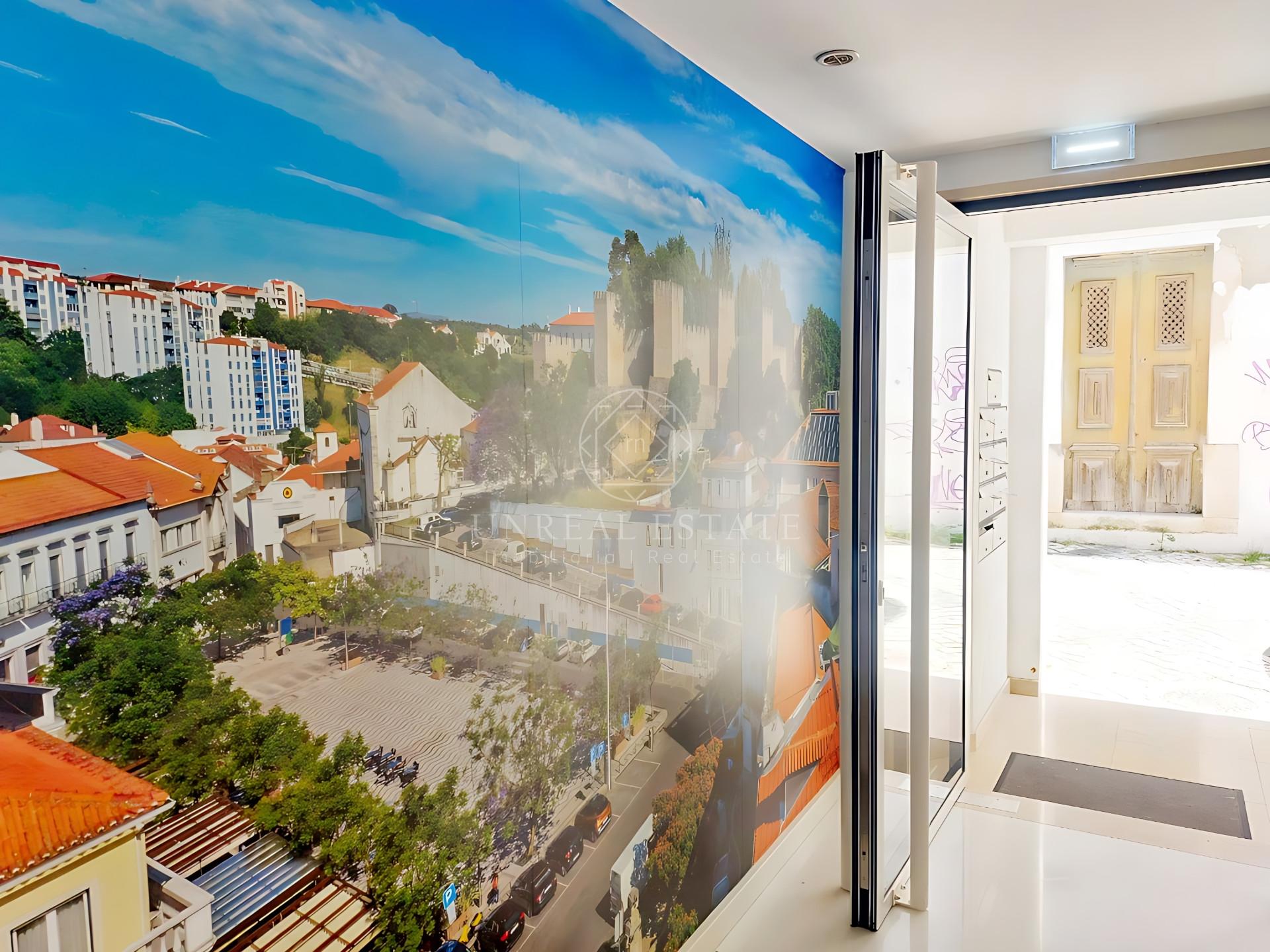 Apartamento T2 Moderno com garagem, localizado  no Centro Histórico de Torres Novas.