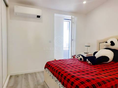 Apartamento T2 Moderno com garagem, localizado  no Centro Histórico de Torres Novas.