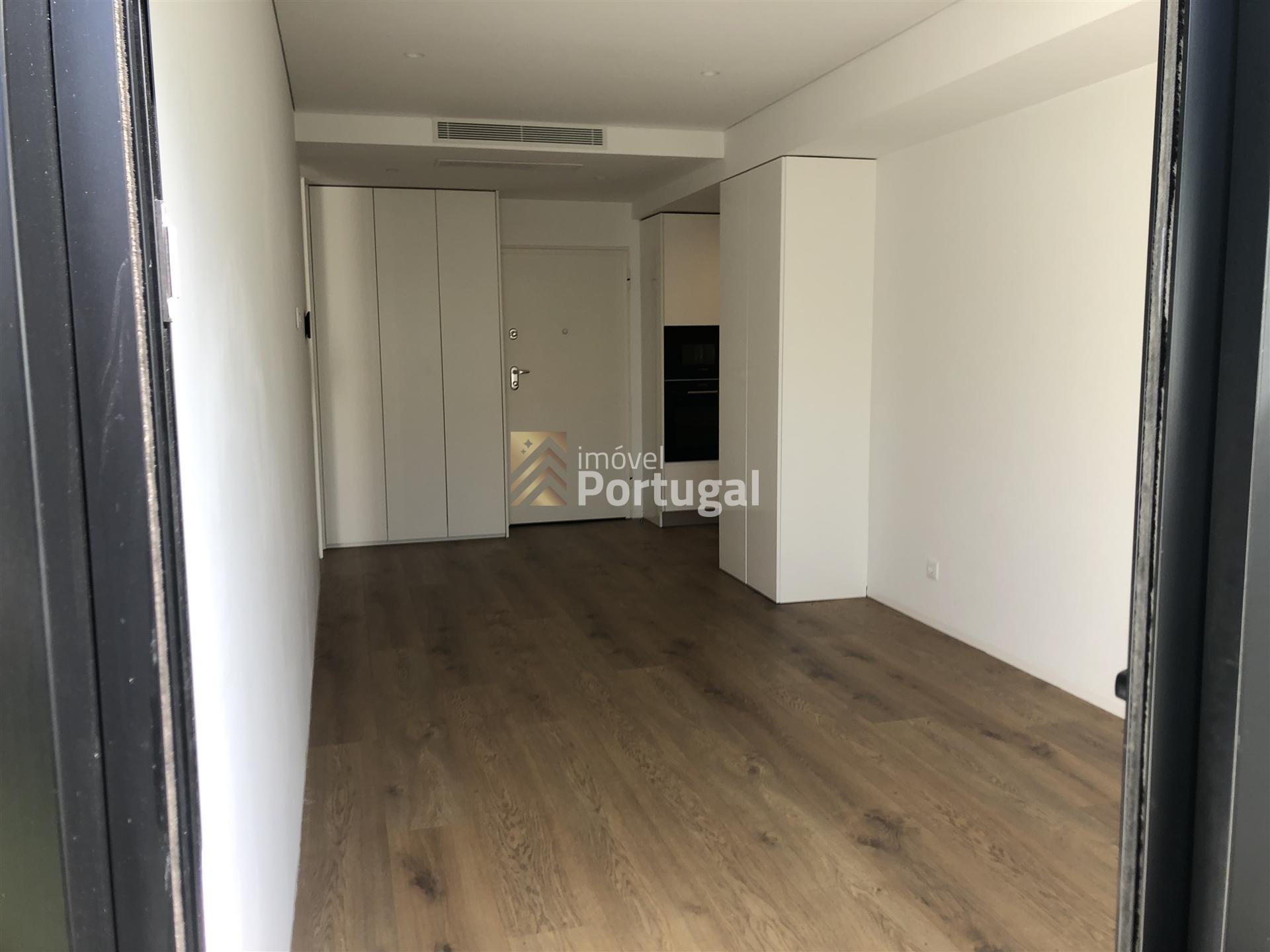 Arrendamento T2+1 Equipado com Garagem Box - Centro Barcelos