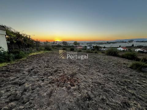 Venda Terreno 10.092,41m² para Construção Habitacional em Lago