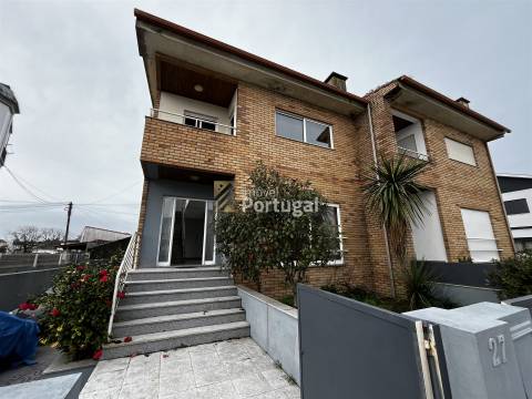 Venda Moradia T3 em Fão, Esposende - 1Km da praia!