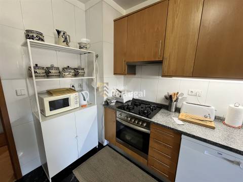 Amplo Apartamento T3 em São Vítor - 5 varandas, Suíte, 2 Elevadores e Garagem Box